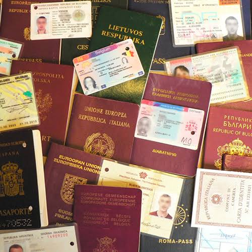 Détecteur de faux documents administratifs